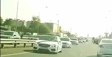 Свадебный кортеж, нагло едущий по «встречке», попал на видео