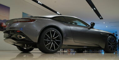 В России открылся первый дилерский центр Aston Martin