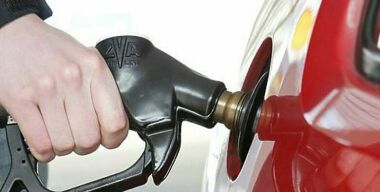 Как за пару минут проверить качество бензина самостоятельно