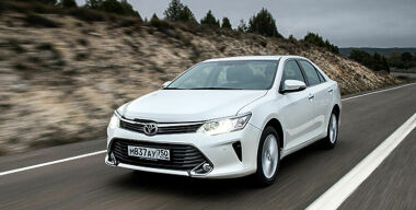 Тест-драйв Toyota Camry: все могут короли