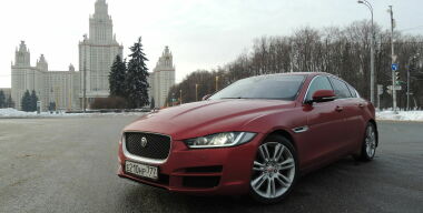 Jaguar XE vs Mercedes C-klasse, Audi A4 и BMW 3-й серии