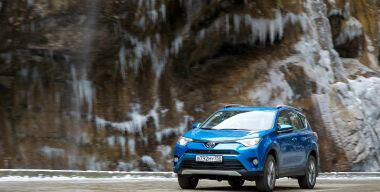 Toyota отзовет в России более 141 000 RAV4