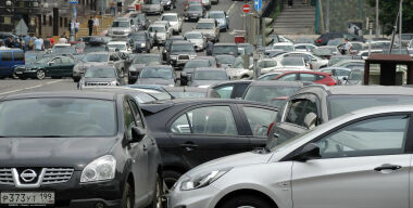 Почему Москва задыхается в пробках, или Каршеринг вместо дорог