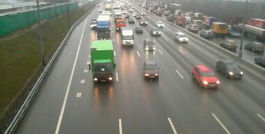 Протестная «улитка» дальнобойщиков почти парализовала МКАД