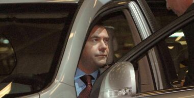 Почему на фоне катастрофического падения спроса автопроизводители повышают цены