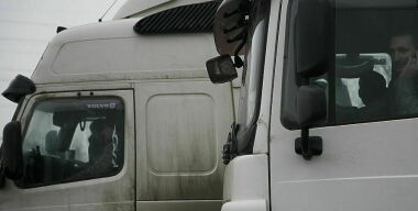 Дальнобойщики потребовали у президента референдум