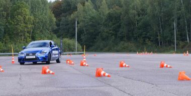 Шины научились сообщать водителю о том, что пора переобуться