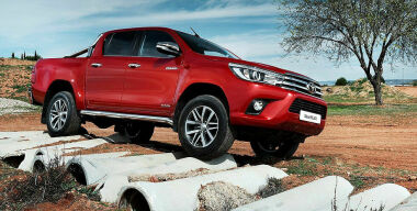 Toyota Hilux: по следам «Крокодила» Данди