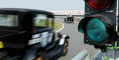 Большие гонки на старых машинах