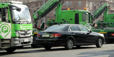 ГИБДД запретила эвакуаировать за неправильную парковку