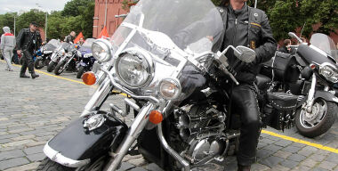 Как убиваются московские мотоциклисты