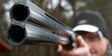 Блондинки расстреляли джип кавказцев и сбросили его в кювет