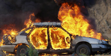 Почему горят машины
