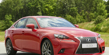 Новый турбированный Lexus доступен в России