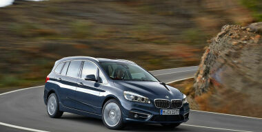 BMW показала первый семиместный минивэн