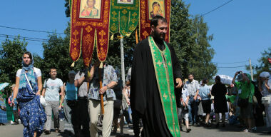 Мирской закон попам не писан?