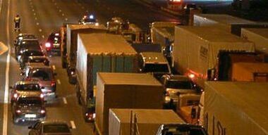 В очередном «живом щите» на МКАД, устроенном ГИБДД, разбито 8 машин 