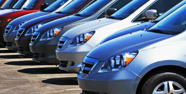 Как выживают дилеры на падающем рынке