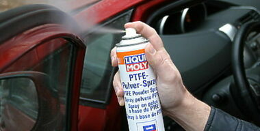 Как разморозить автомобиль после ледяного дождя