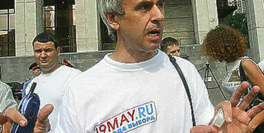 Вячеслав Лысаков не разрешит управлять авто в 16 лет