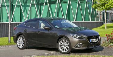 Продажи Mazda3 в России не остановят