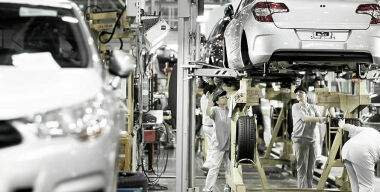 Автозаводы в Калуге ушли в «коллективный отпуск»