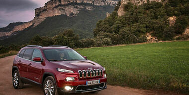 Тест-драйв Jeep Cherokee: живи и дай умереть