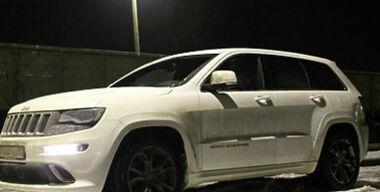 Jeep Grand Cherokee SRT бросает вызов спорткарам
