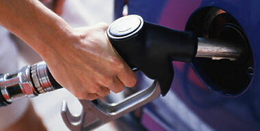 Как тратить меньше денег на топливо и реже посещать АЗС