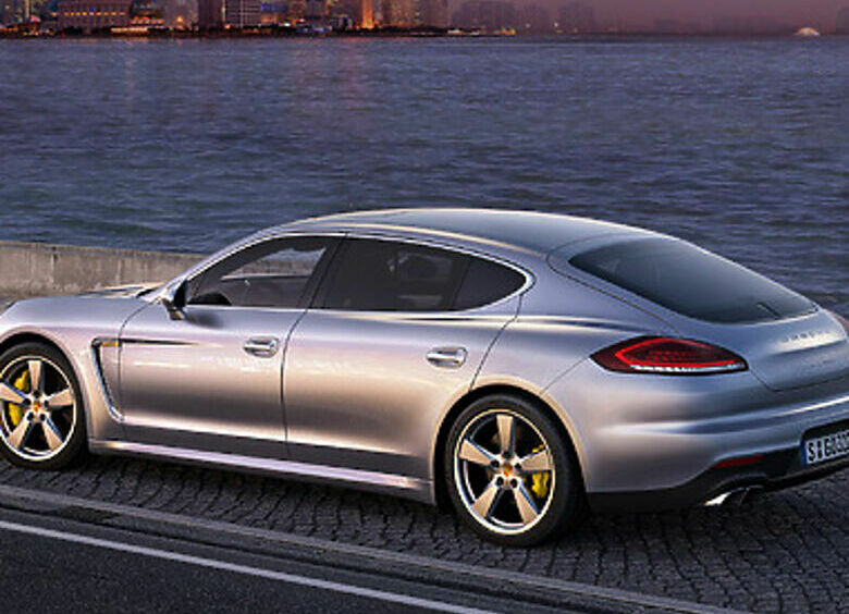 Изображение Porsche Panamera FL стал длиннее