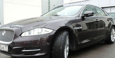 Jaguar XJ: на четырех лапах