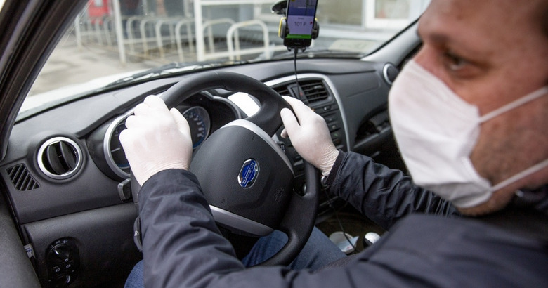 Помогает ли вам личный автомобиль справляться с новыми коронавирусными ограничениями?