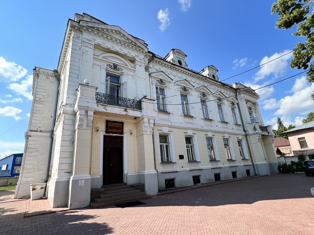 Усадьба Павлова с изумительными интерьерами XIX века.