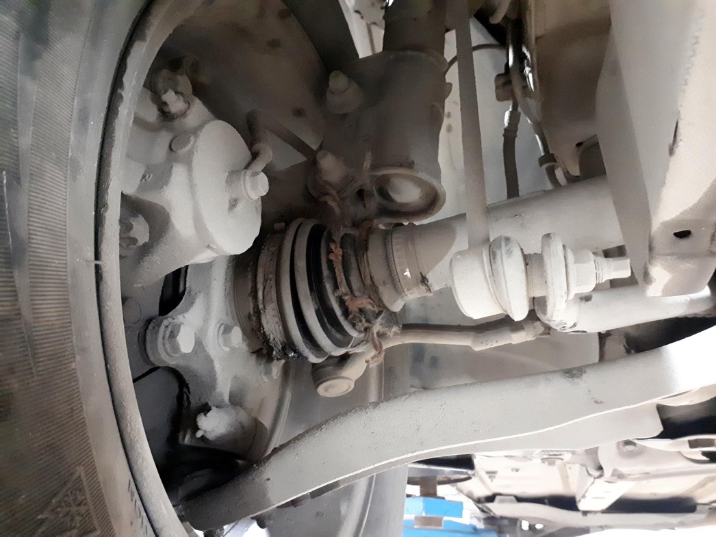 Пыльник ШРУСа перетянут веревкой