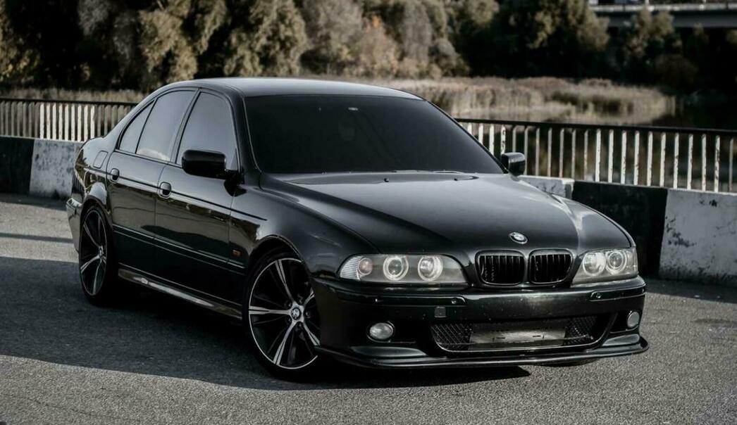 BMW E39.