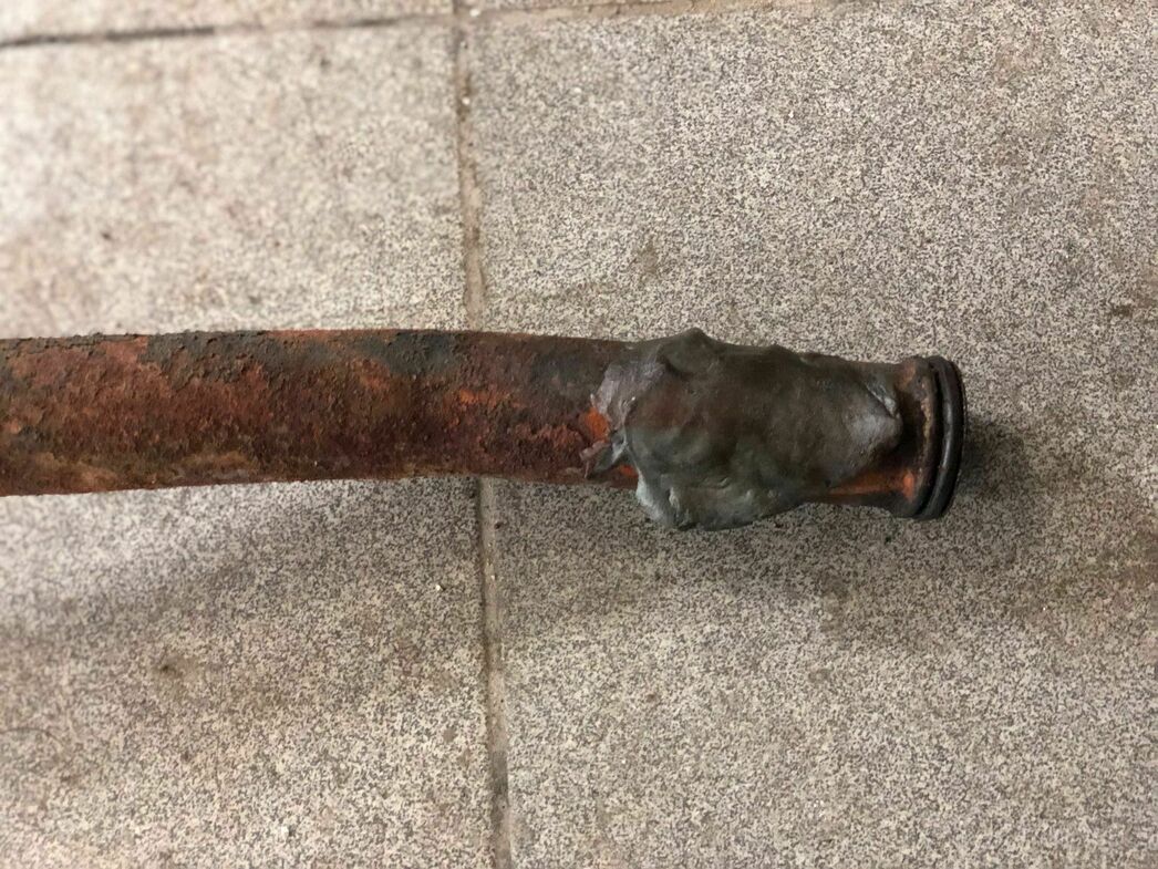 Так предыдущий владелец решил проблему.

