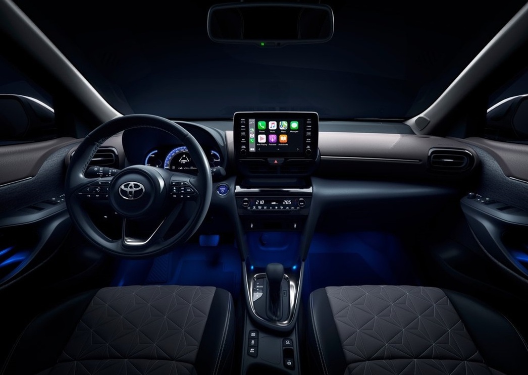 Интерьер Toyota Yaris Cross