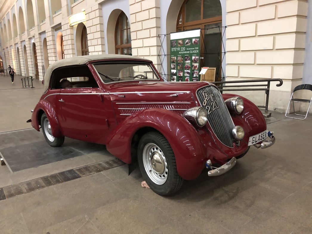 Кабриолет Steyr 220 1939 года. 