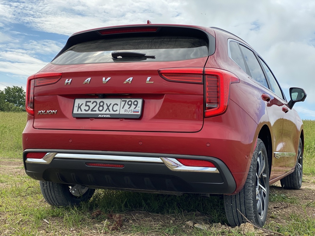 Светодиоды в задних фонарях - во всех комплектациях.