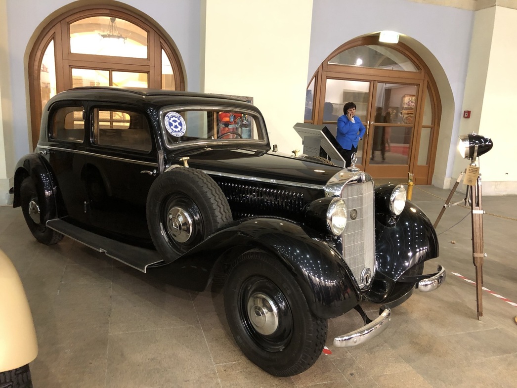 Mercedes-Benz 230 (W143) Штирлица.