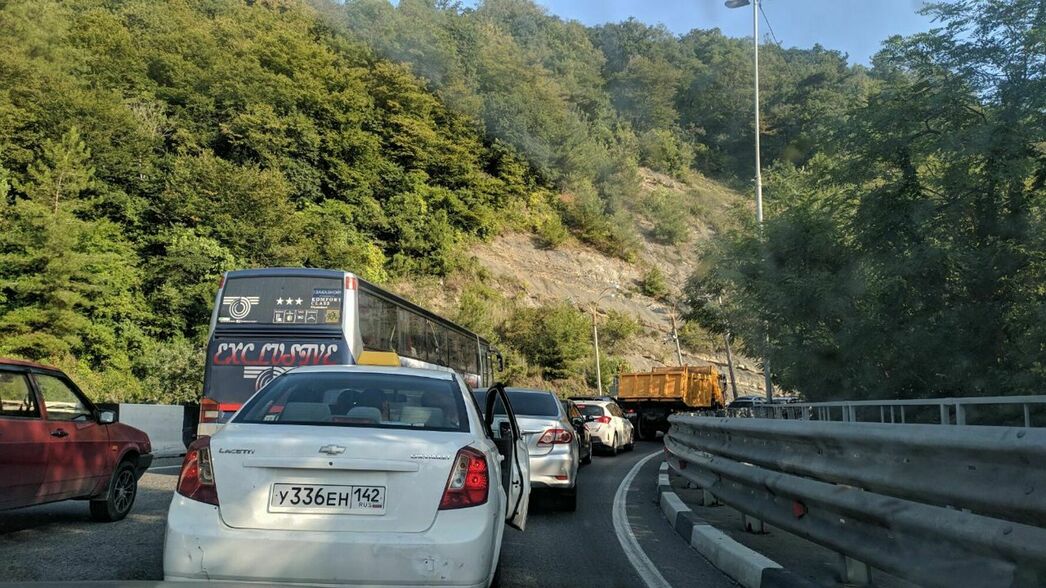 Пробки на дорогах Сочи к лету точно вырастут