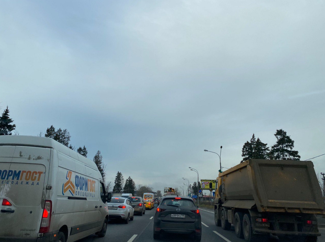 Чайник: Пробки по пути из Москвы к А-107: полный мрак
