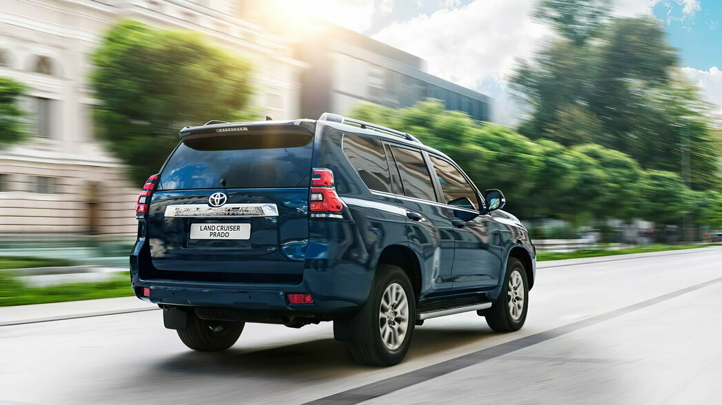 На фото Toyota Land Cruiser Prado 2018 модельного года