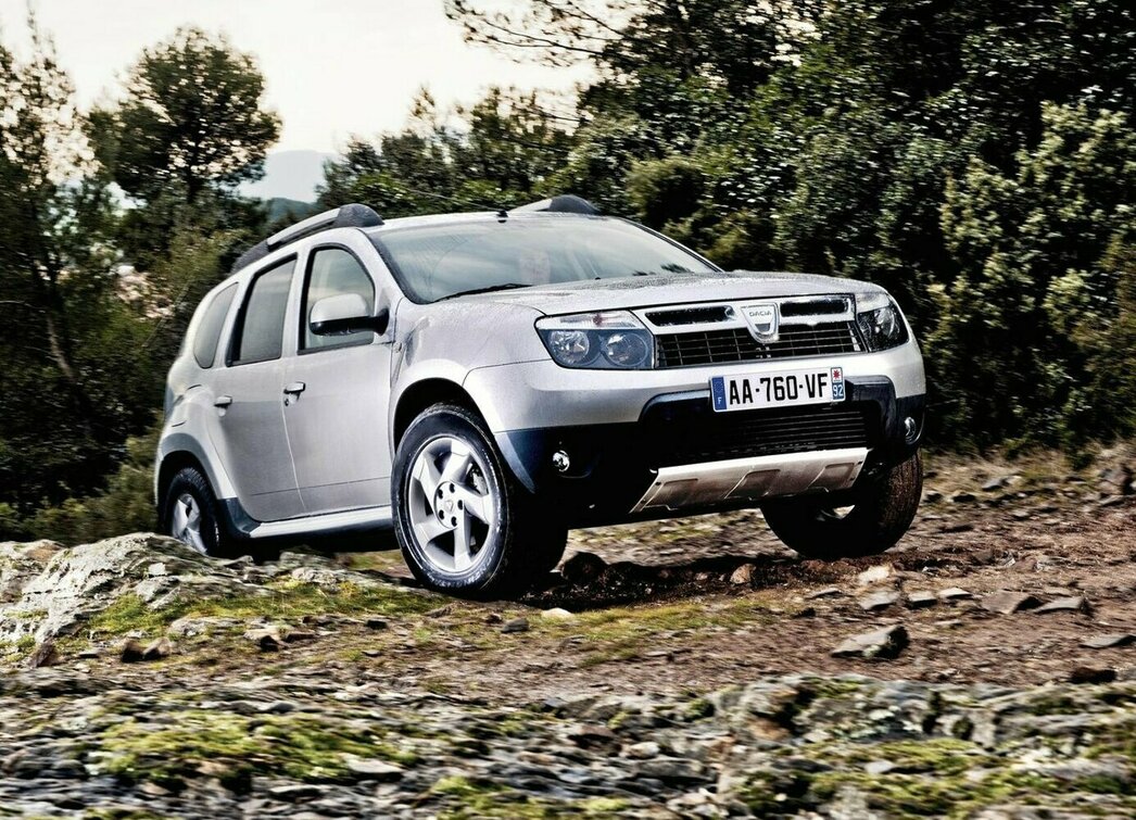 Но фото Dacia Duster 2011 модельного года