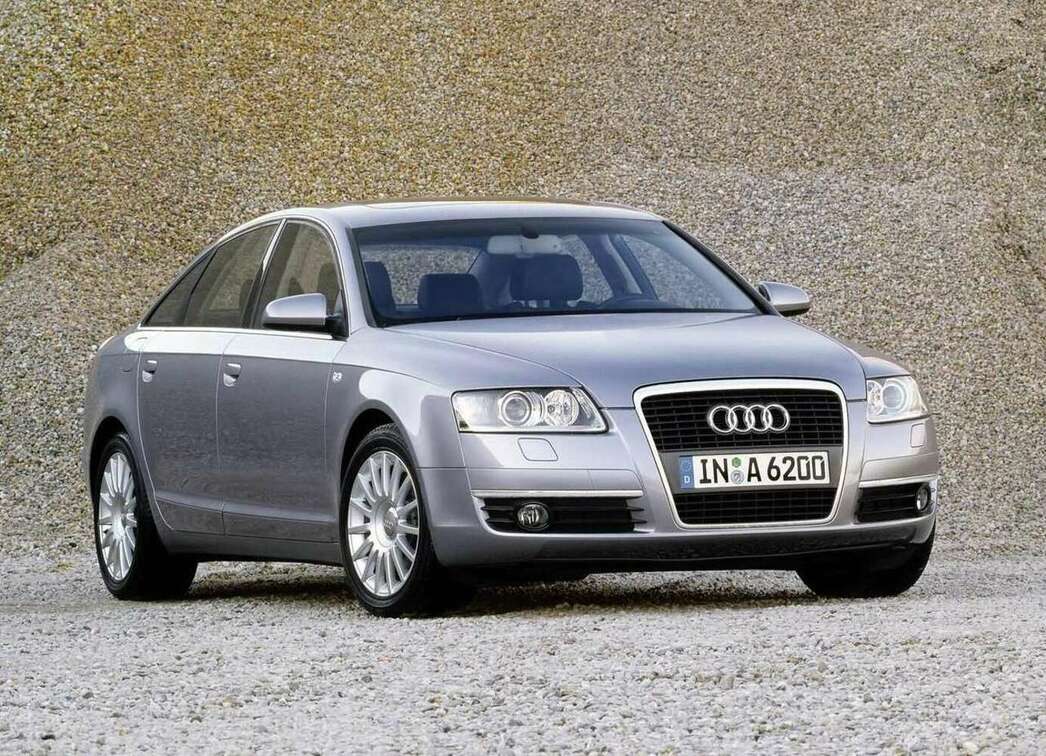 На фото Audi A6 2005 модельного года