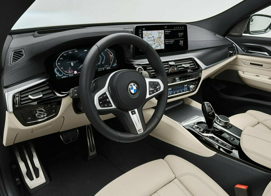 На фото BMW 6-серии Gran Turismo 2021 модельного года