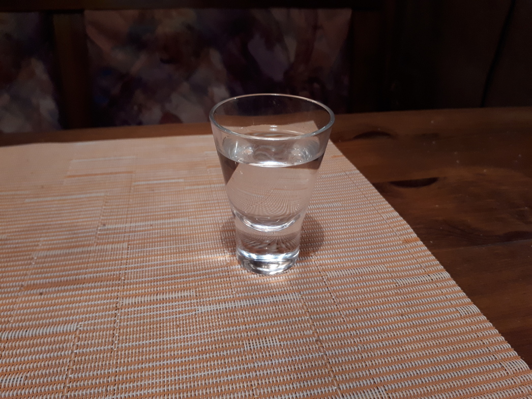 Рюмку для теста взяли самую обычную