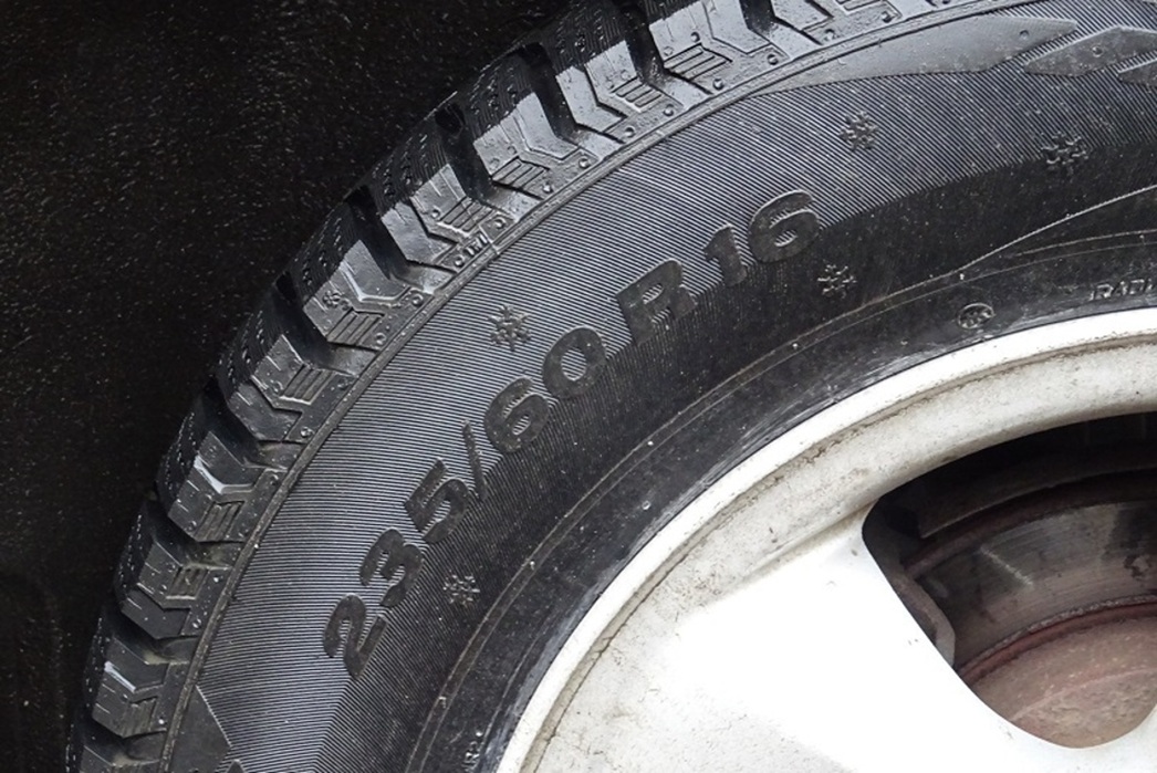 На Santa Fe Classic были установлены кроссоверные шины Viatti Bosco S/T типоразмера 235/60 R16