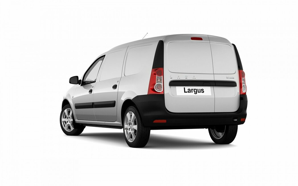 На фото LADA Largus текущего модельного года