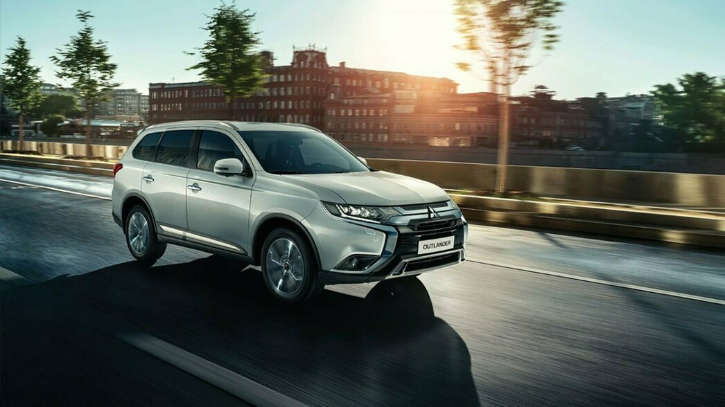 На фото Mitsubishi Outlander